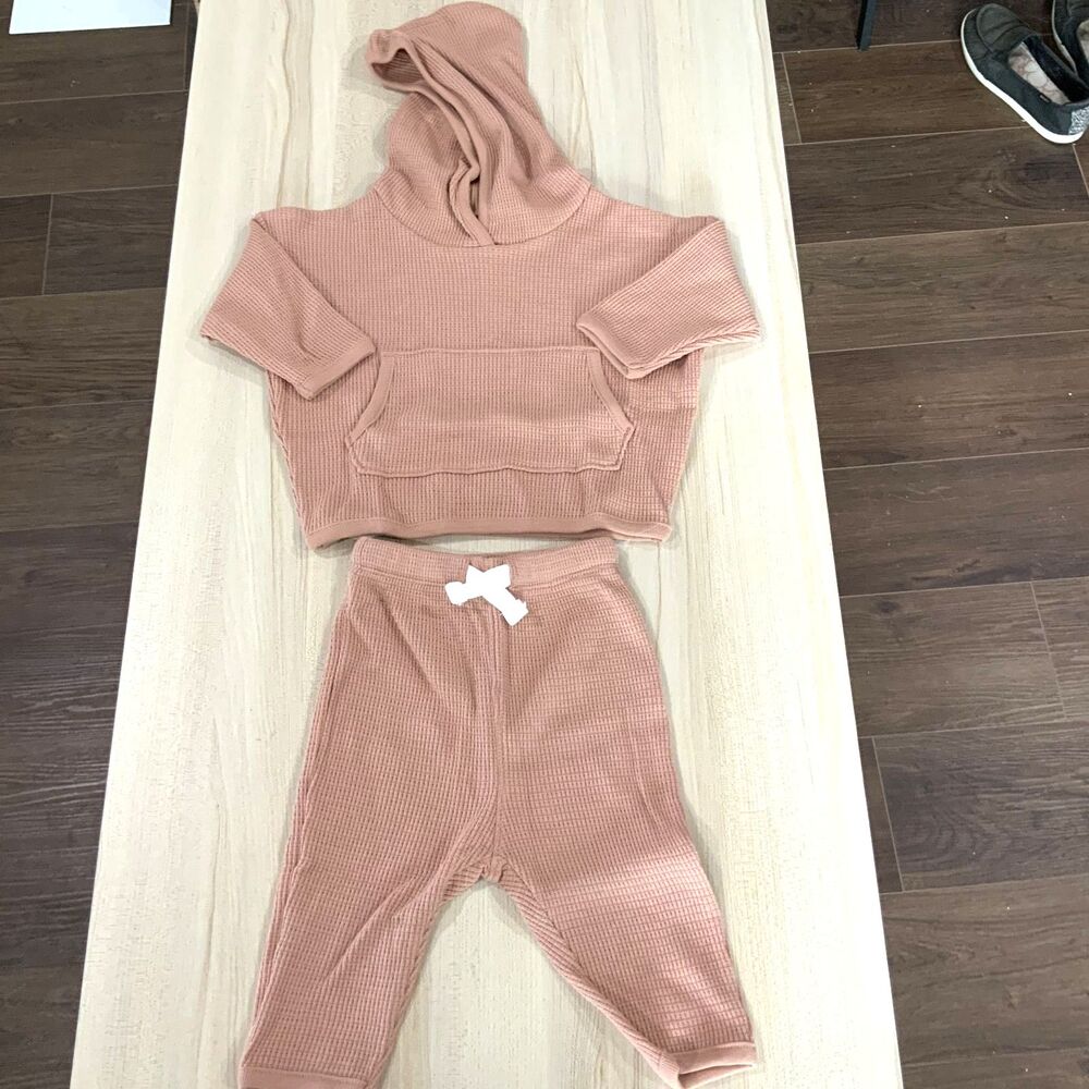 NWT!! 2 Piece Thermal Pant and Hoodie Set in Mauve in Newborn By Little Co.